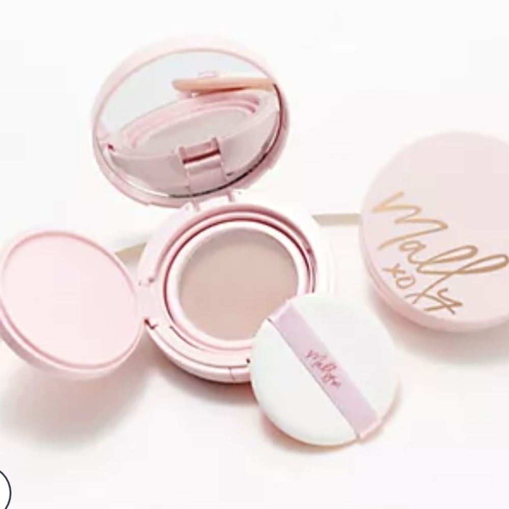 Mally XO Flawless Finish Transforming Effect Foundation- NIB